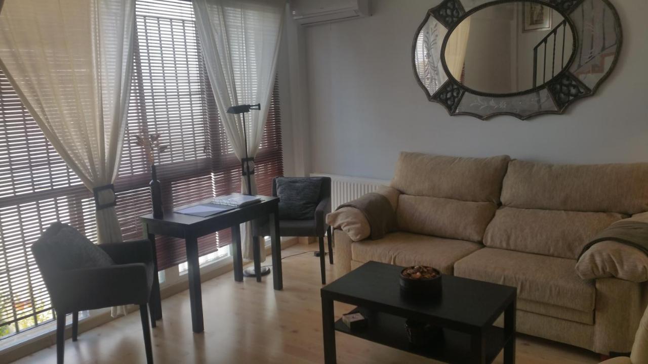 セビリアAcogedor Duplex En El Centro - Wifiアパートメント エクステリア 写真